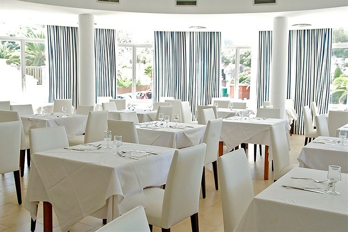 Imagen del bar/restaurante del Hotel Playa Santandria - Adults Only. Foto 3