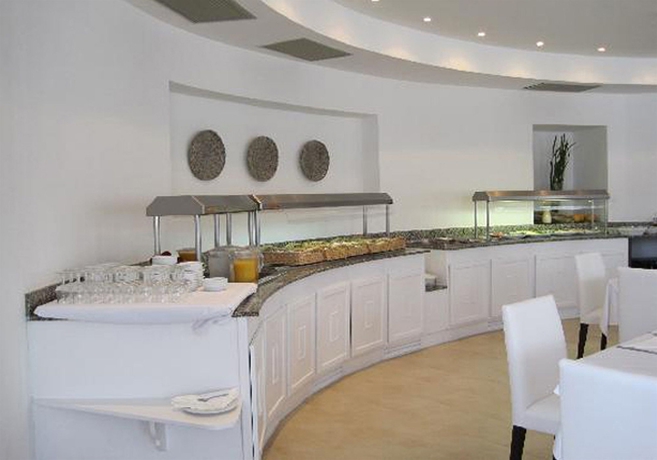 Imagen del bar/restaurante del Hotel Playa Santandria - Adults Only. Foto 5