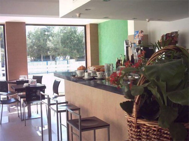Imagen del bar/restaurante del Hotel Playa Terreros. Foto 4