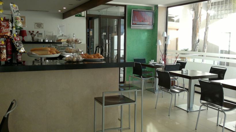 Imagen del bar/restaurante del Hotel Playa Terreros by Blossom Hotels. Foto 7
