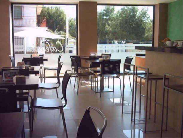 Imagen del bar/restaurante del Hotel Playa Terreros by Blossom Hotels. Foto 10