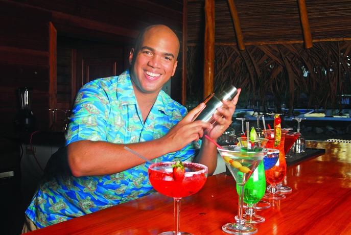 Imagen del bar/restaurante del Hotel Playa Tortuga Beach and Resort. Foto 4