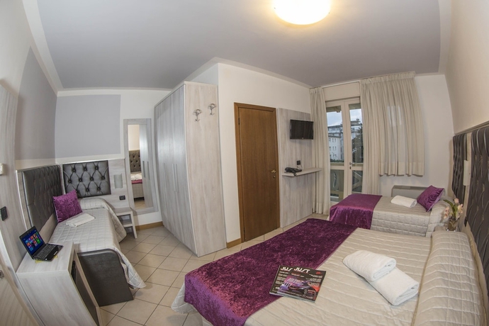 Imagen de la habitación del Hotel Playa, Viareggio. Foto 6
