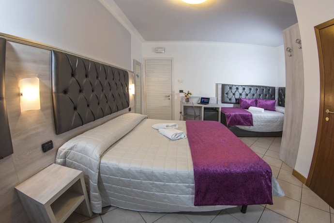 Imagen de la habitación del Hotel Playa, Viareggio. Foto 7