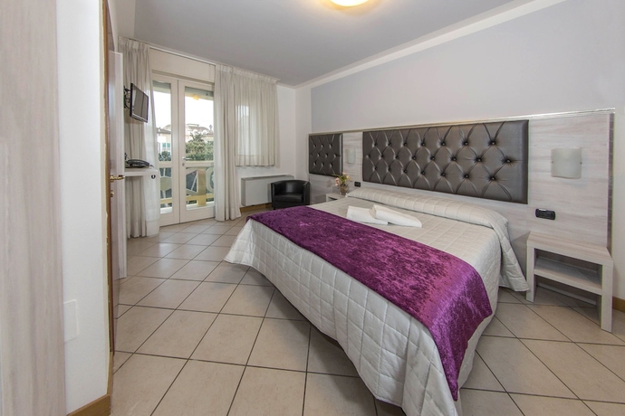 Imagen de la habitación del Hotel Playa, Viareggio. Foto 8