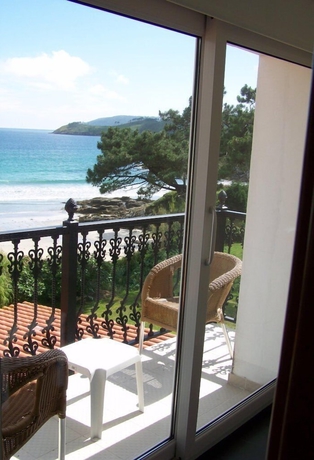 Imagen de la habitación del Hotel Playa de Estorde. Foto 13