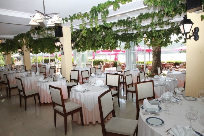 Imagen del bar/restaurante del Hotel Playa de Estorde. Foto 6