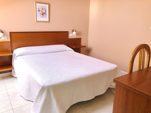 Imagen de la habitación del Hotel Playa de Lago. Foto 7