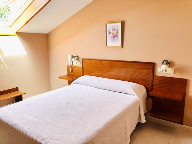 Imagen de la habitación del Hotel Playa de Lago. Foto 11