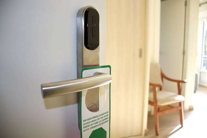 Imagen de la habitación del Hotel Playa de Lago. Foto 13