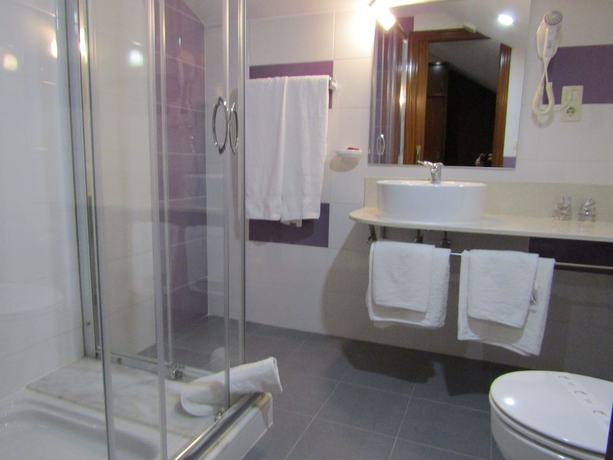 Imagen de la habitación del Hotel Playa de Lago. Foto 14