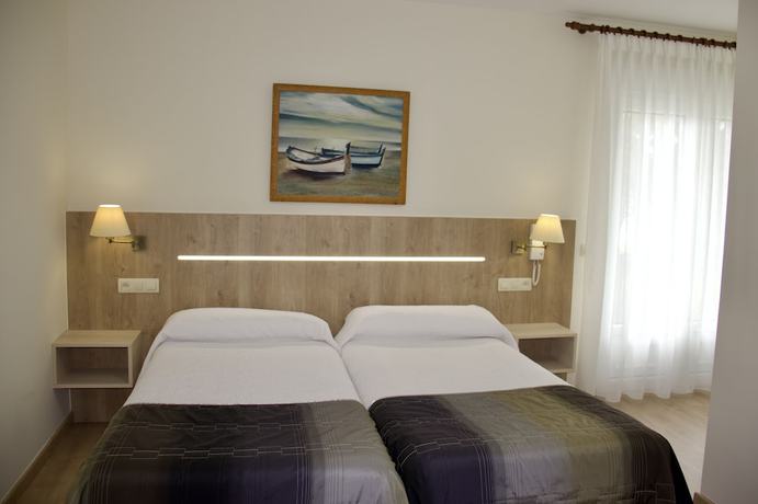 Imagen de la habitación del Hotel Playa de Lago. Foto 16