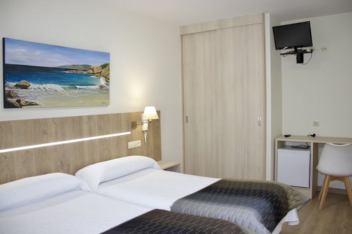 Imagen de la habitación del Hotel Playa de Lago. Foto 17