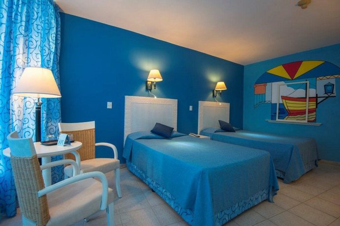 Imagen de la habitación del Hotel Playa de Oro. Foto 8