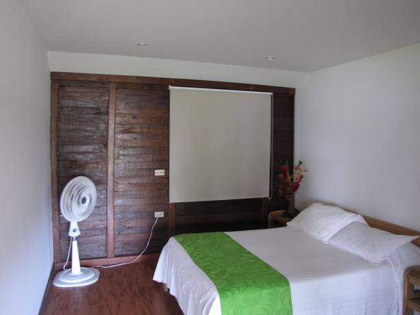 Imagen de la habitación del Hotel Playa de Oro Lodge. Foto 7