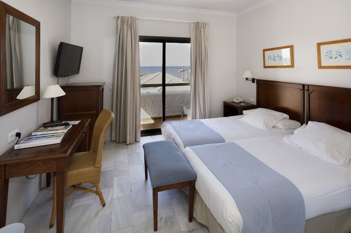 Imagen de la habitación del Hotel Playa de la Luz. Foto 10