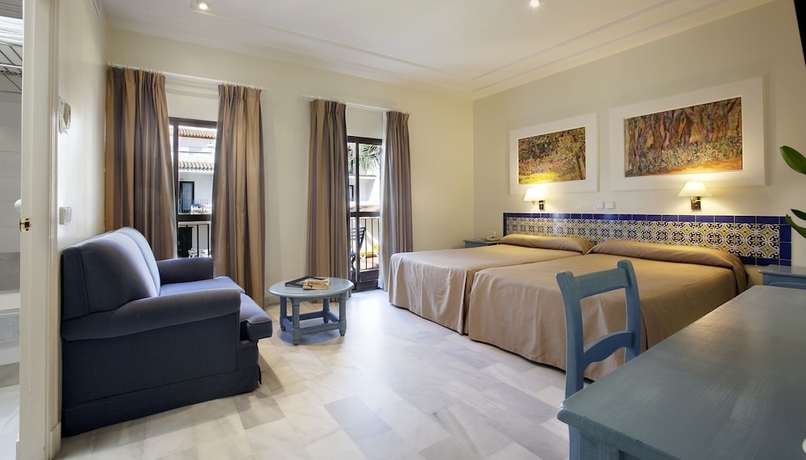 Imagen de la habitación del Hotel Playa de la Luz. Foto 14