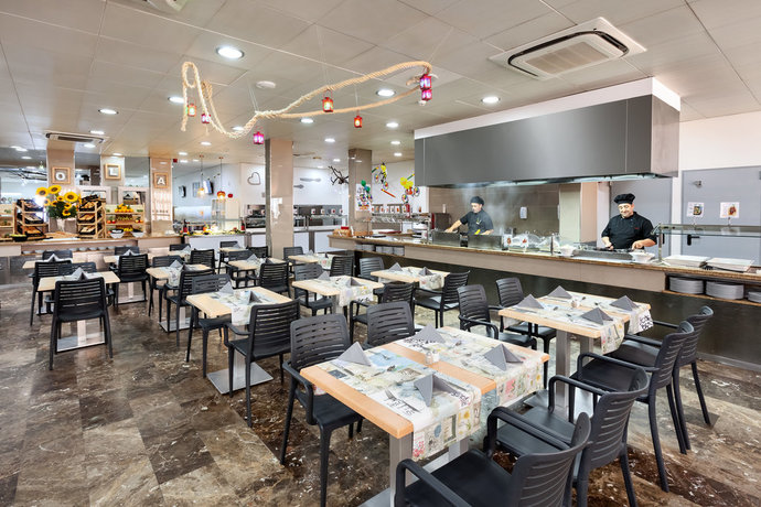 Imagen del bar/restaurante del Hotel PlayaOlid. Foto 5