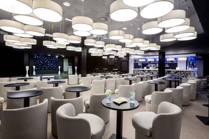 Imagen del bar/restaurante del Hotel PlayaOlid. Foto 6