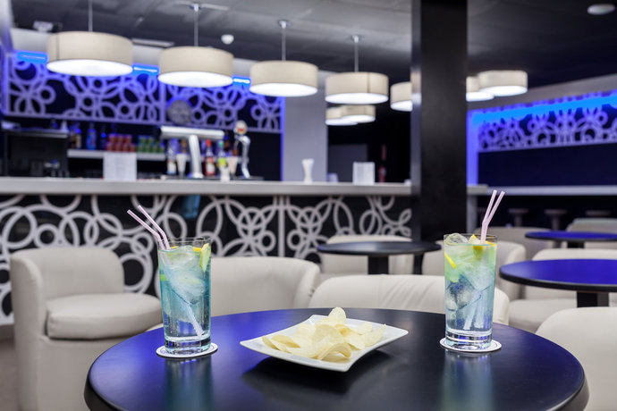 Imagen del bar/restaurante del Hotel PlayaOlid. Foto 7