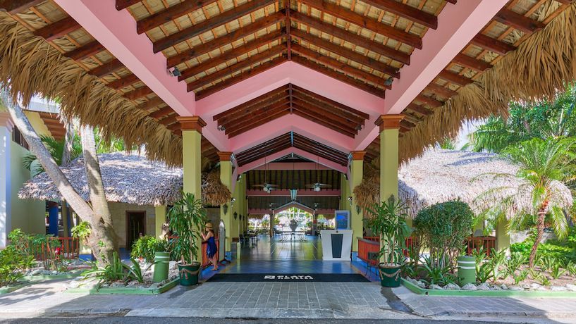 Imagen de los interiores del Hotel Playabachata. Foto 18