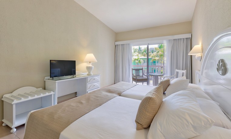 Imagen de la habitación del Hotel Playabachata. Foto 12