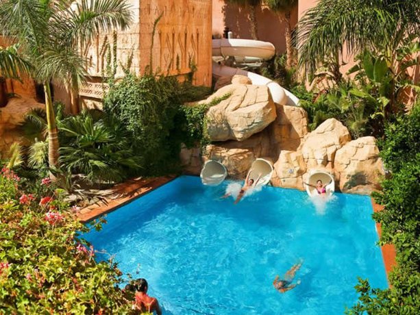 Imagen de la piscina del Hotel Playacálida. Foto 14