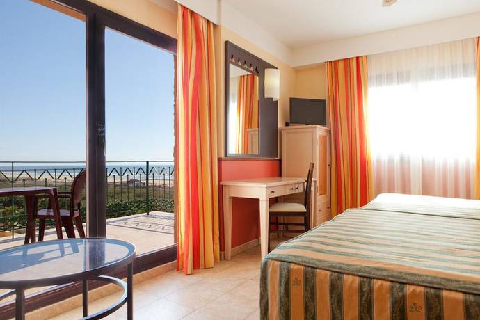 Imagen de la habitación del Hotel Playacanela. Foto 6