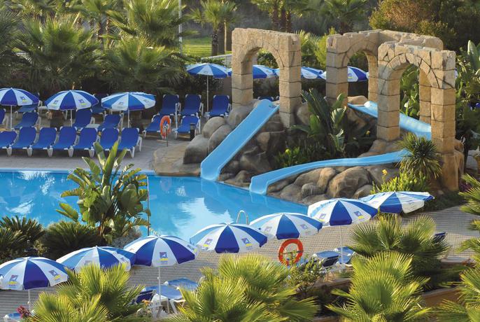 Imagen de la piscina del Hotel Playacanela. Foto 22