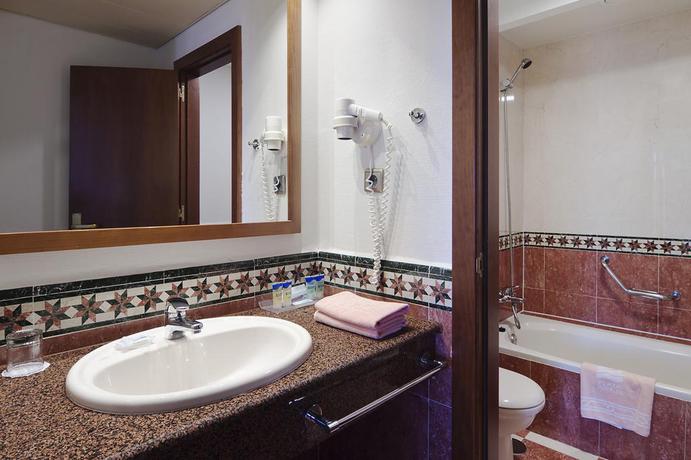 Imagen de la habitación del Hotel Playacanela. Foto 12