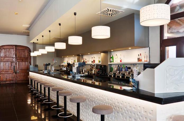 Imagen del bar/restaurante del Hotel Playacanela. Foto 4