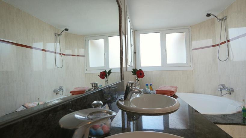 Imagen de la habitación del Hotel Playacapricho. Foto 12