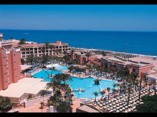 Imagen de la piscina del Hotel Playacapricho. Foto 19