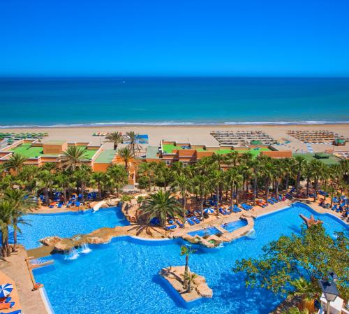 Imagen de la piscina del Hotel Playacapricho. Foto 20