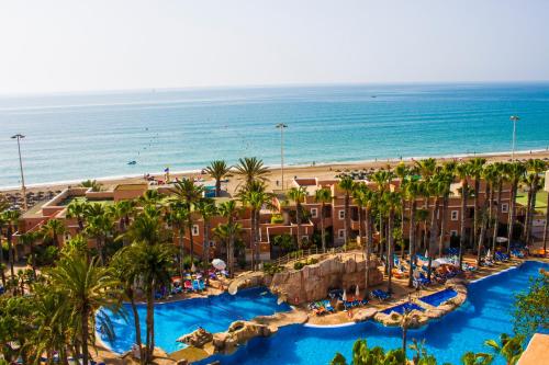 Imagen de la piscina del Hotel Playacapricho. Foto 21