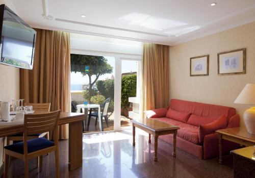 Imagen de la habitación del Hotel Playacapricho. Foto 11