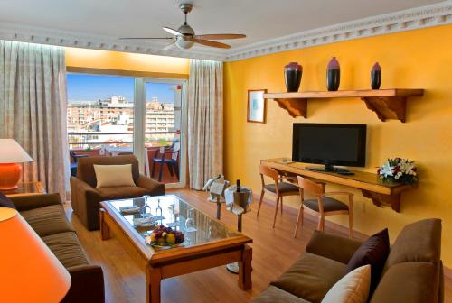 Imagen de la habitación del Hotel Playacapricho. Foto 12