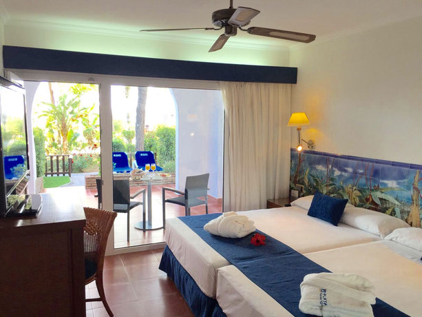 Imagen de la habitación del Hotel Playacartaya Aquapark & Spa. Foto 7