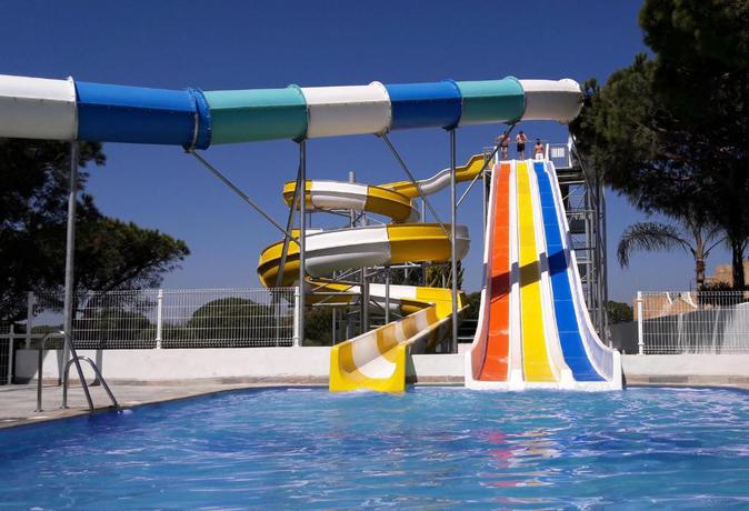 Imagen de los exteriores del Hotel Playacartaya Aquapark & Spa. Foto 17