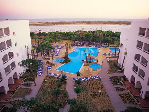 Imagen de los exteriores del Hotel Playacartaya Aquapark & Spa. Foto 18