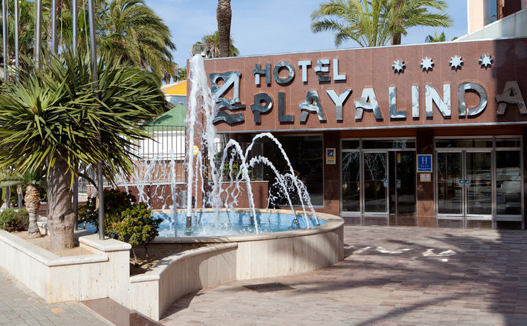 Imagen de los exteriores del Hotel Playalinda Aquapark y SPA. Foto 4