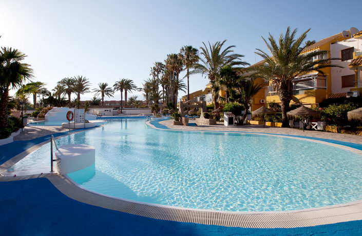 Imagen de la piscina del Hotel Playalinda Aquapark y SPA. Foto 10