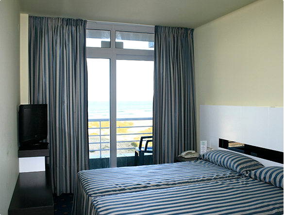 Imagen de la habitación del Hotel Playamar, Laredo. Foto 2