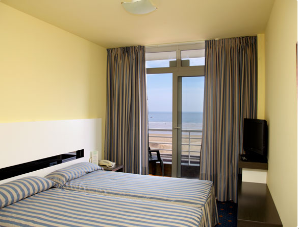 Imagen de la habitación del Hotel Playamar, Laredo. Foto 5