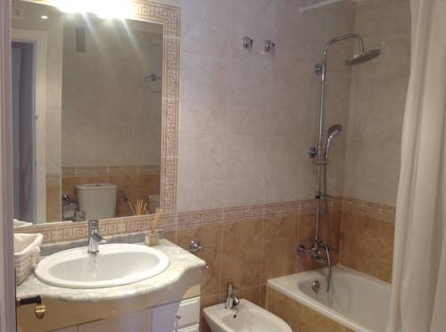 Imagen de la habitación del Hotel Playamarina 1 Aparthotel. Foto 5