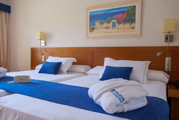Imagen de la habitación del Hotel Playamarina Spa. Foto 19