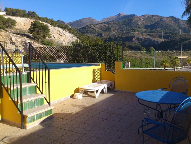 Imagen de los exteriores del Hotel Playamaro. Foto 5