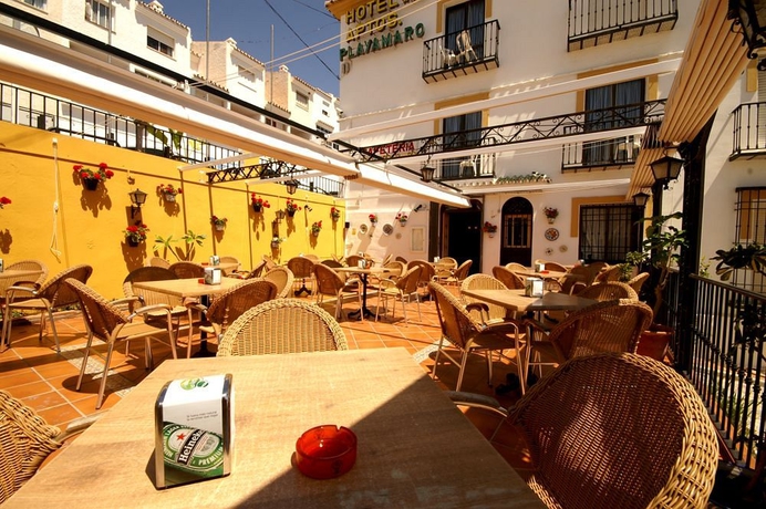 Imagen del bar/restaurante del Hotel Playamaro. Foto 2