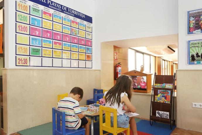 Imagen de los interiores del Hotel Playas De Torrevieja. Foto 5