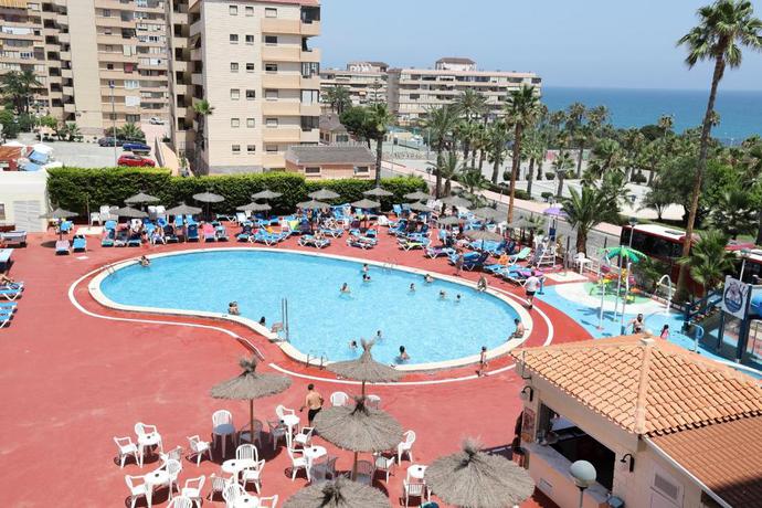 Imagen de la piscina del Hotel Playas De Torrevieja. Foto 15